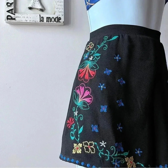 Xhilaration Black Embroidered High Waist Shorts Size XS - Picture 2 of 7
